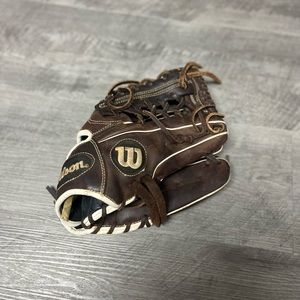 Wilson A900 Baseball Glove